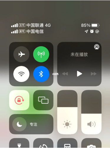 东湖苹果手机维修分享iPhone双卡信号解决办法 