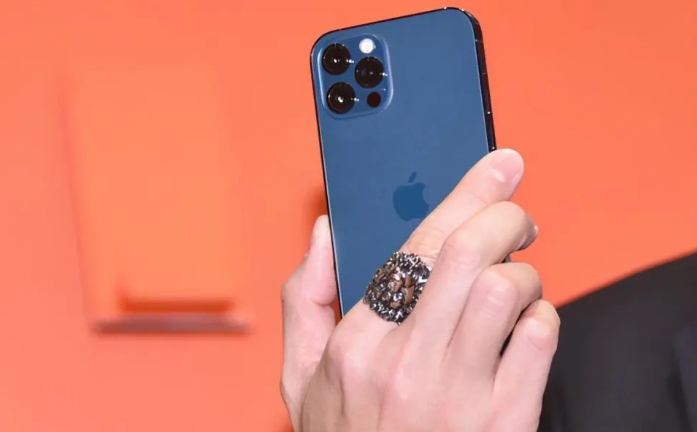 东湖苹果手机维修分享iPhone12系列重启方法教程 