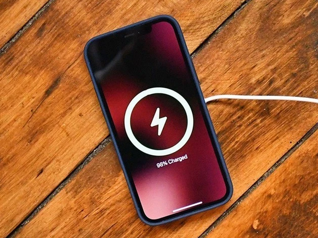 东湖苹果手机维修分享iPhone 12可以随便充电吗 